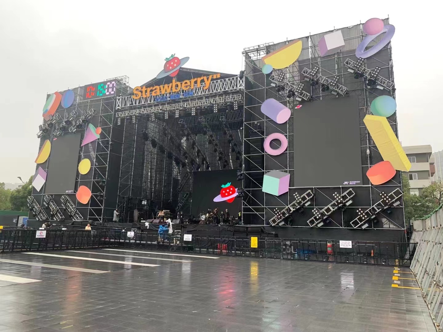 演出舞臺(tái)燈光租賃設(shè)備有沒(méi)必要租，哪家好？