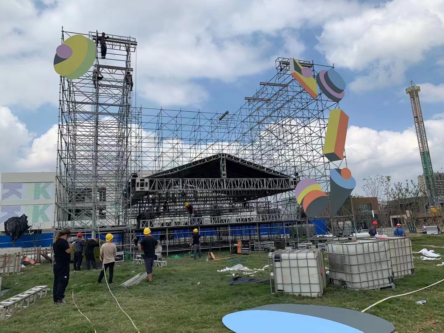 草莓TOWN專業(yè)舞臺設備租賃成功案例分享