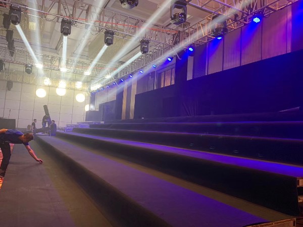 專業(yè)時裝走秀雷亞架看臺租賃哪家好