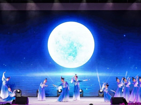 2023萬豐中秋晚會絢麗呈現，燈光設備租賃服務是哪家？