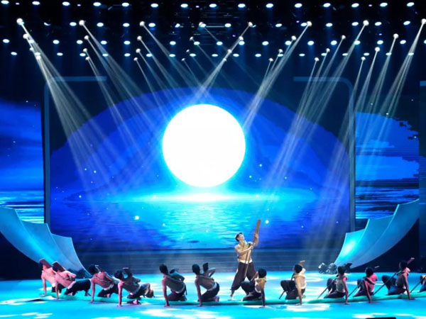 萬豐集團(tuán)中秋晚會(huì)舞臺(tái)燈光租賃案例