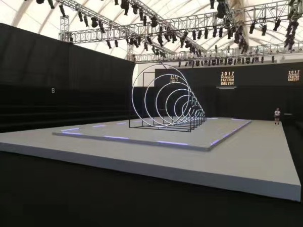 鑫禾舞美提供什么服務(wù)，用戶評價怎么樣？