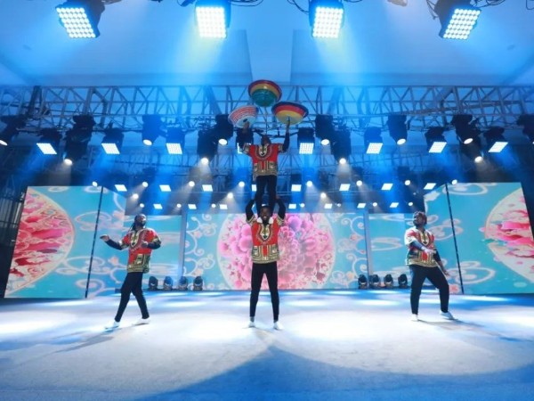 2023“我們的春晚”寧波舞臺(tái)燈光租賃成功案例