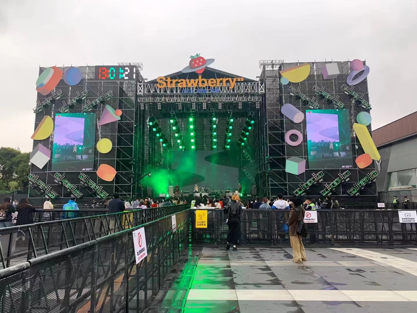 演出舞臺(tái)燈光租賃設(shè)備有沒(méi)必要租，哪家好？