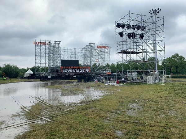 戶外搭建舞臺天氣惡劣防護措施