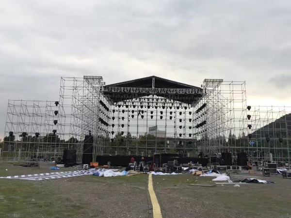 首次租杭州燈光設備需注意